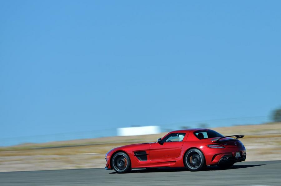  Mercedes-Benz SLS AMG Black Series 2014 года  (фото 7 из 84)